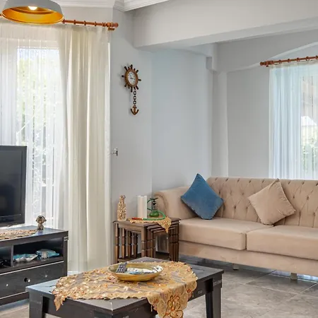 Charming With Private Pool In * 베렉
