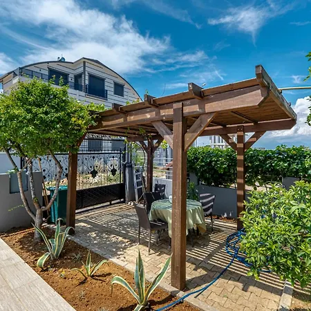 Charming With Private Pool In 호텔 베렉